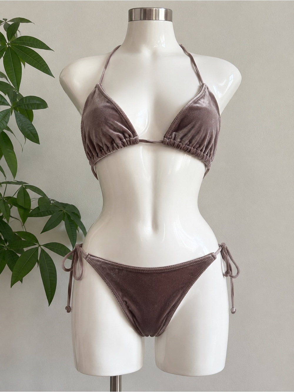 ✨ NWT SKIMS Velvet Triangle Bikini Set – Amber – Size Large ✨